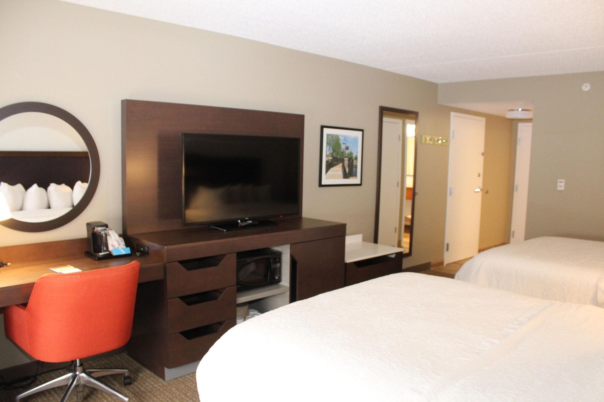 Hampton Inn Mchenry מראה חיצוני תמונה