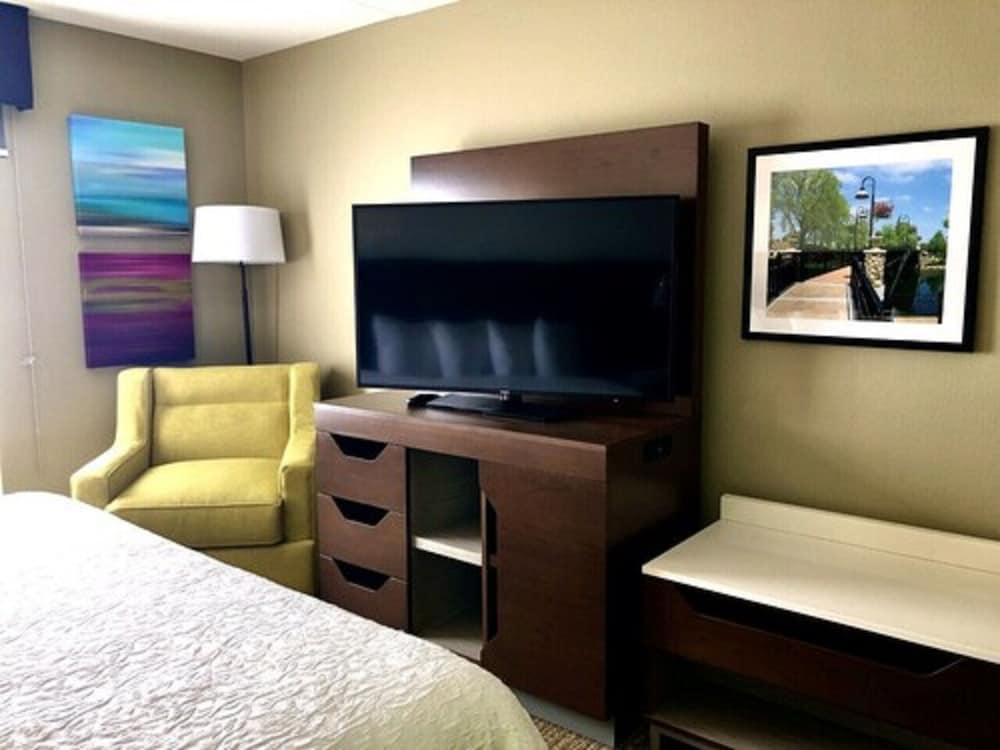 Hampton Inn Mchenry מראה חיצוני תמונה